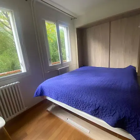 Апартаменты Quiet Furnished In Нёйи-сюр-Сен
